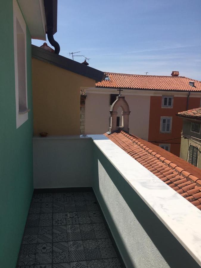 Apartmaji Sara, Izola - Isola Экстерьер фото